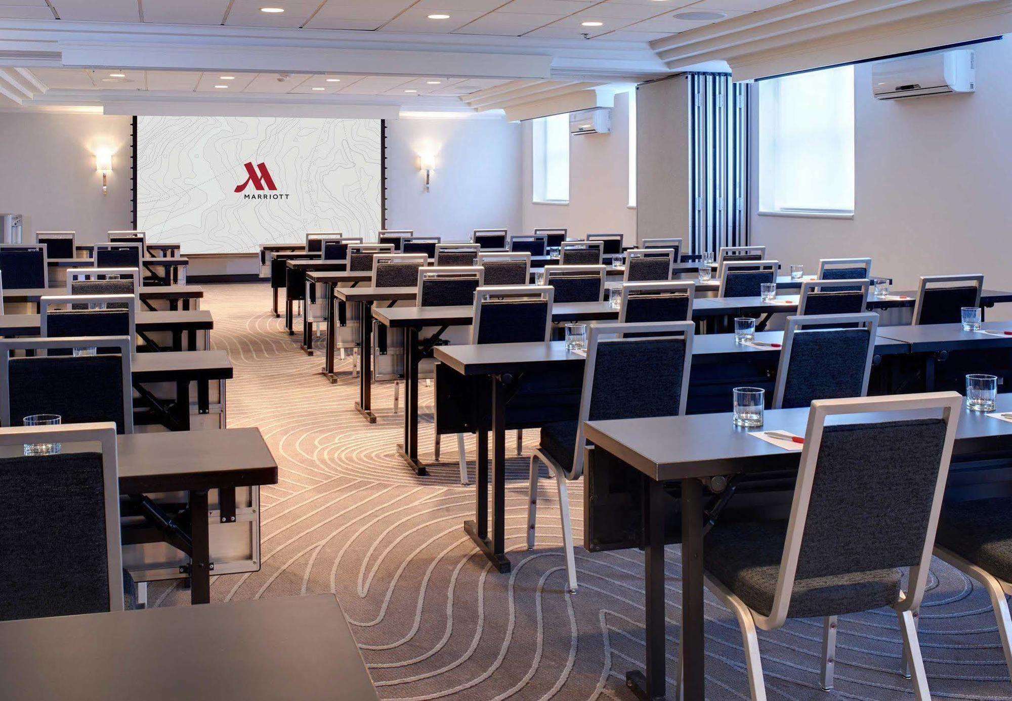 Hotel Chicago Marriott O'hare 3*